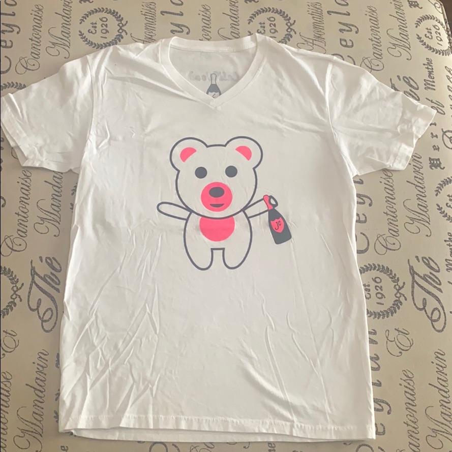 Caliwood & Co Dom The Bear V-Neck